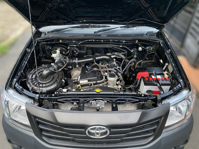 Mobil Bekas Toyota Hilux 2.0 SC 4x2 M/T 2014