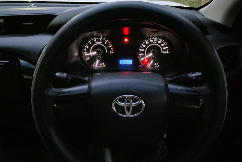 Mobil Bekas Toyota Hilux 2.0 SC 4x2 M/T 2019